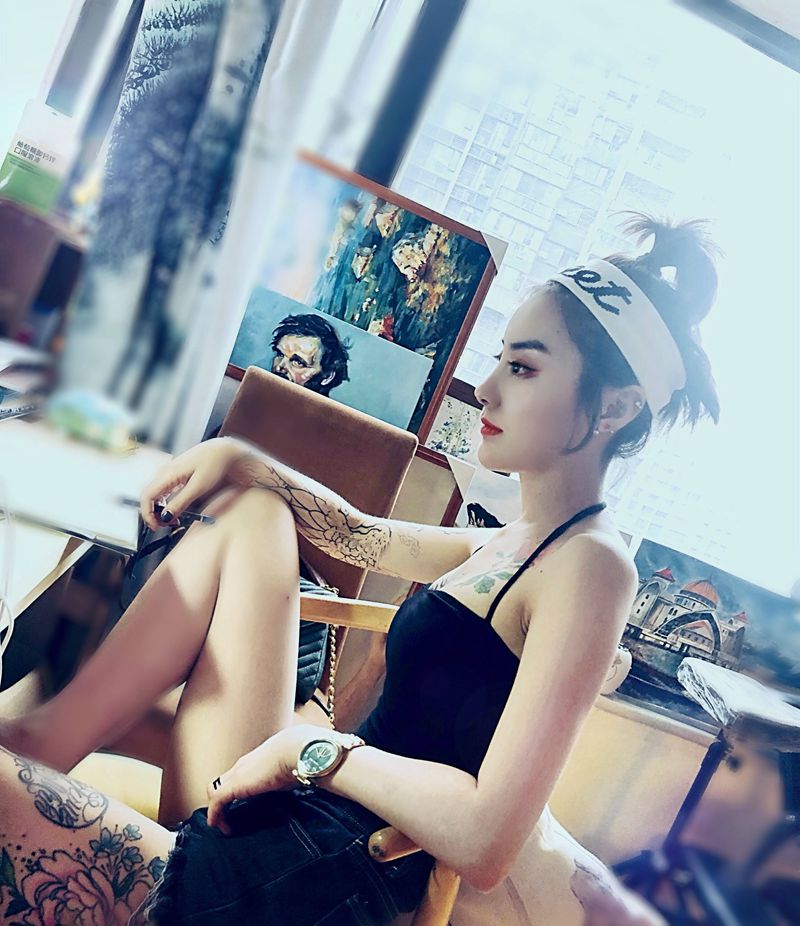 你看到了什么纹身图片_肩部胸部水彩水墨纹身图案