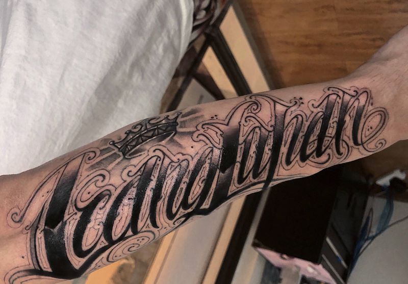 花体✍️纹身图片_手臂花体字欧美写实纹身图案
