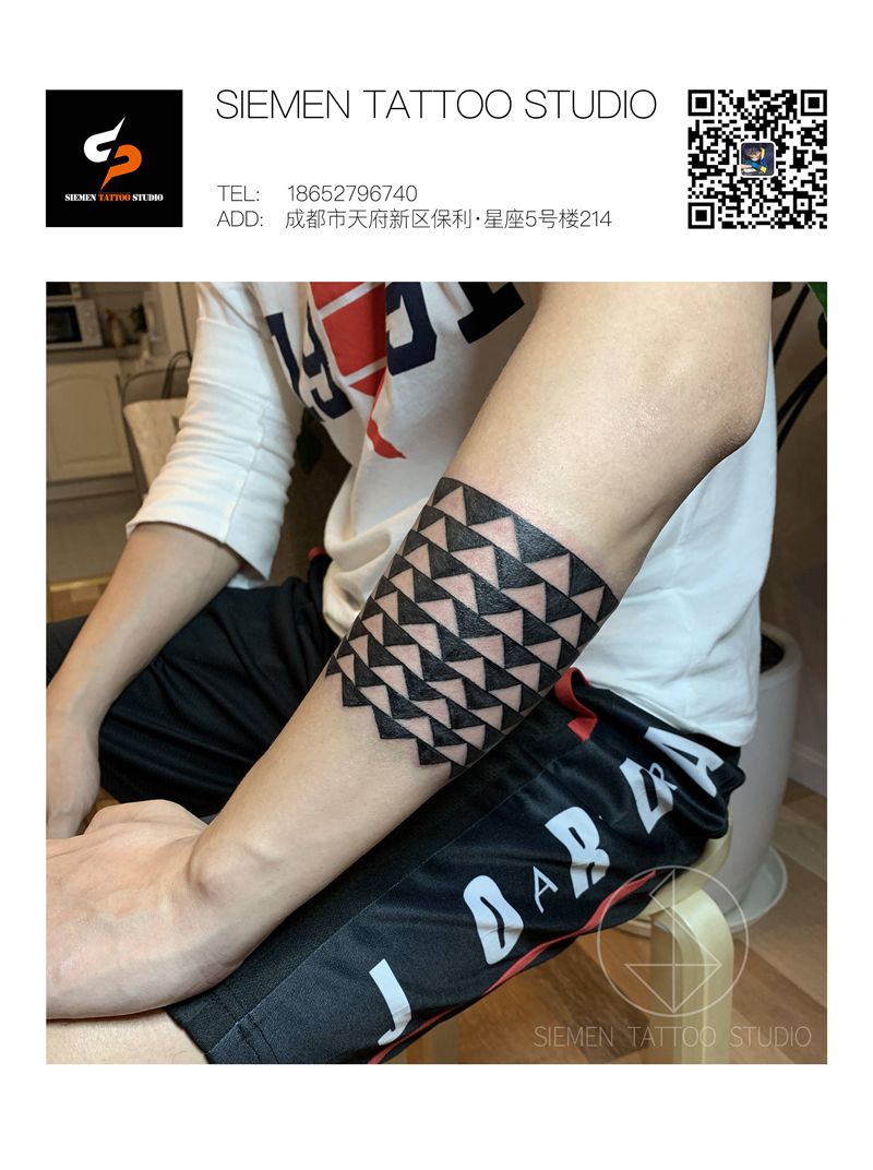 臂环纹身图片_手臂图腾几何臂环海王纹身图案