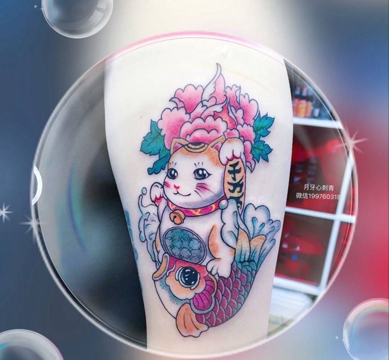 招财猫纹身图片_手臂新传统New School发财猫猫纹身图案
