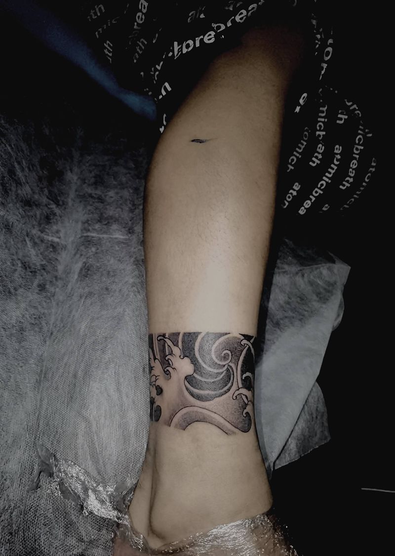 浪花纹身图片_脚部纹身图案