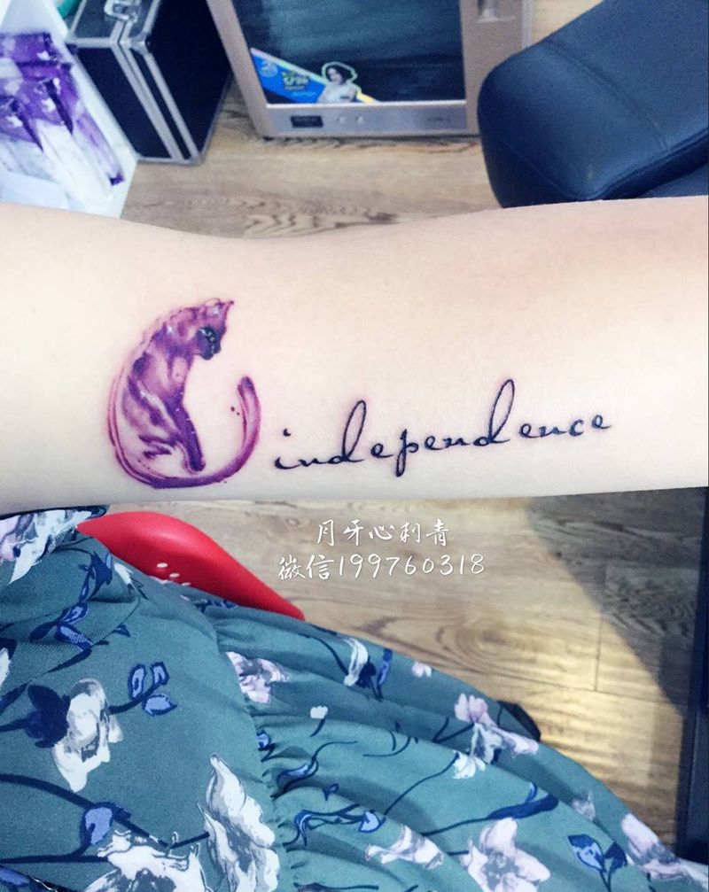 猫纹身图片_成品手臂清新动物紫色星空猫纹身图案