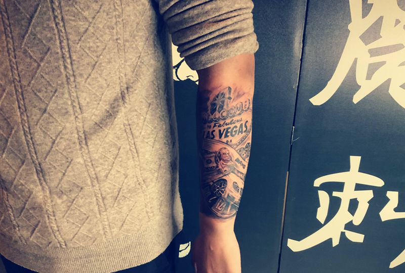 爱车赌城纹身图片_手臂欧美写实纹身图案