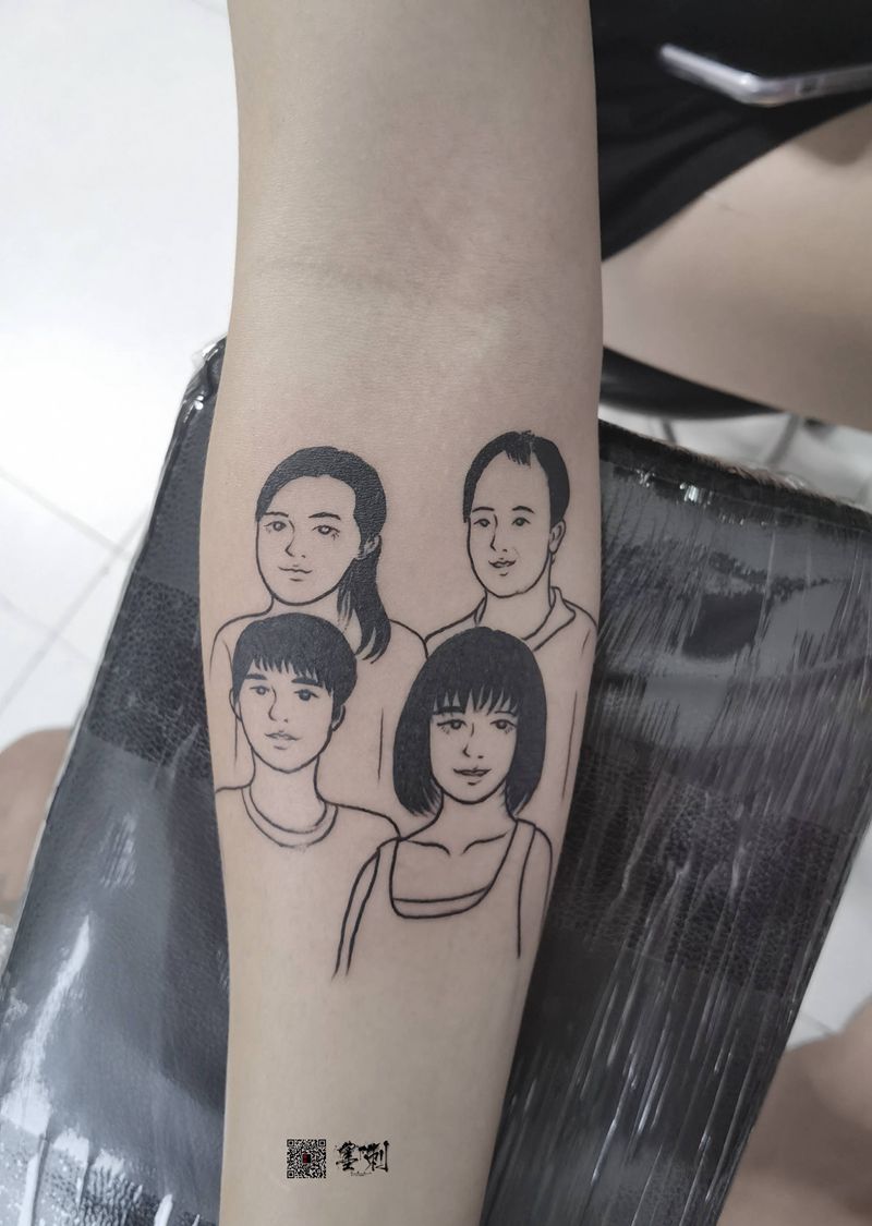 全家福纹身图片_手部纹身图案
