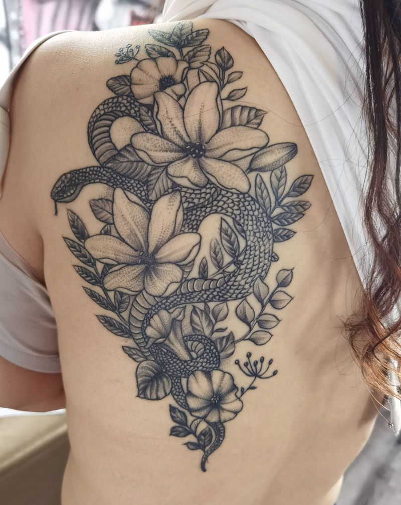 素花纹身图片_背部纹身图案