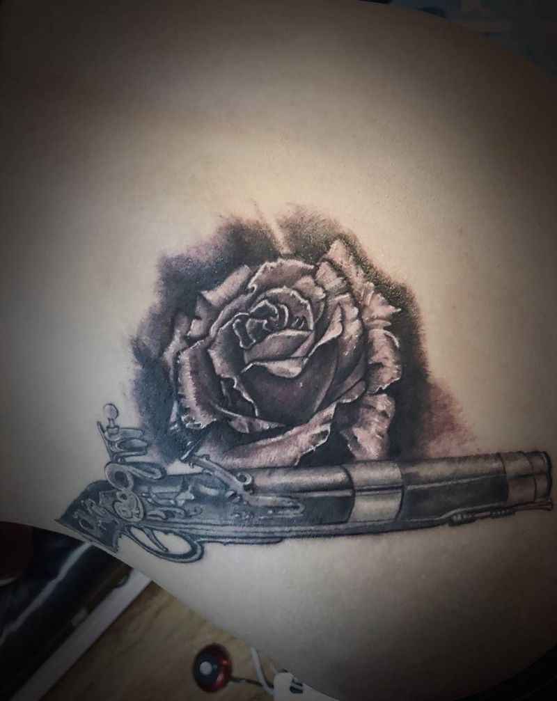 玫瑰花纹身图片_腰部欧美写实纹身图案