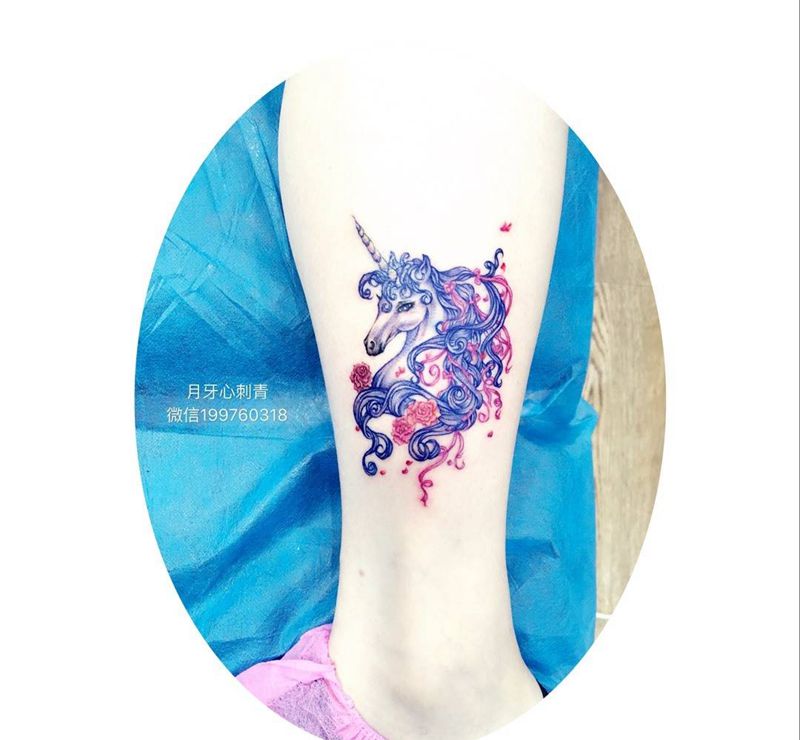 独角兽纹身图片_成品腿部脚部清新动物独角兽纹身图案