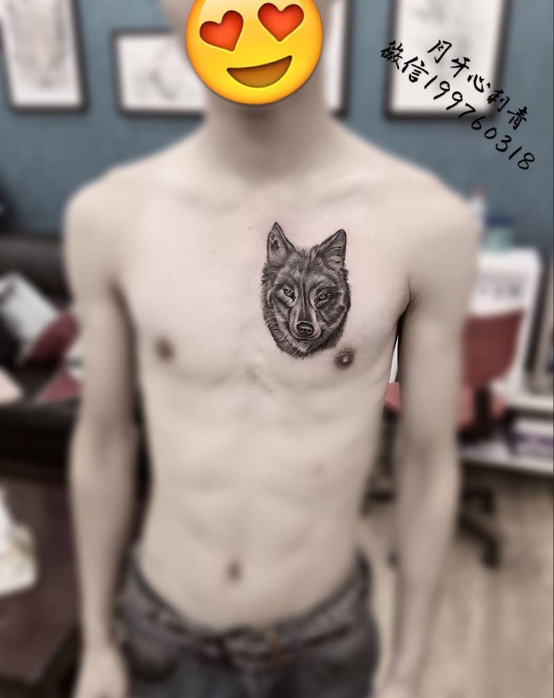 狼纹身图片_成品胸部写实欧美动物狼纹身图案