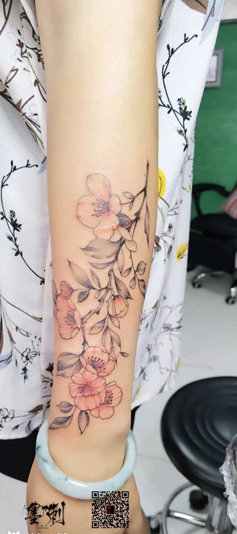 花纹身图片_手部手臂纹身图案