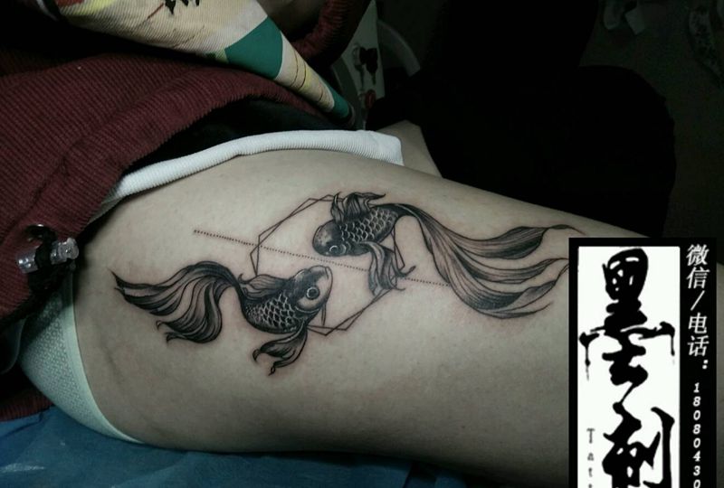 金鱼纹身图片_传统纹身图案