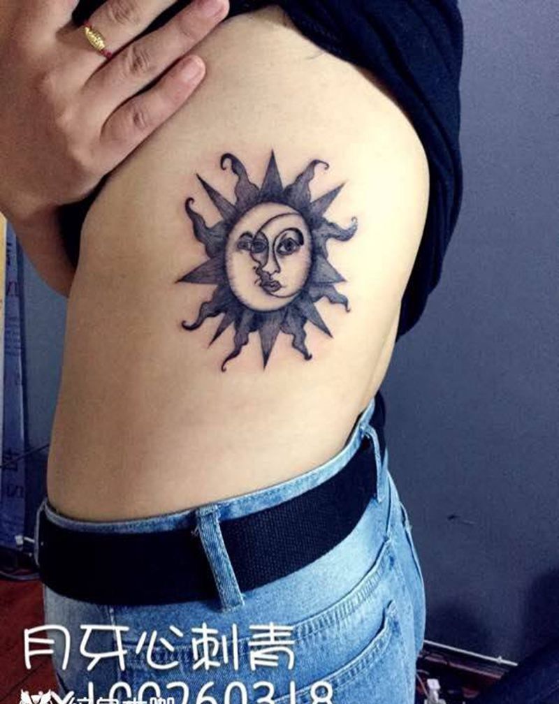 太阳or月亮纹身图片_成品腰部清新欧美静物纹身图案