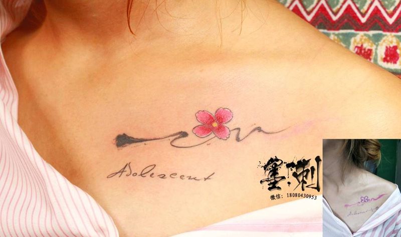 花纹身图片_胸部纹身图案