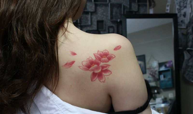 花  买家秀纹身图片_肩部纹身图案