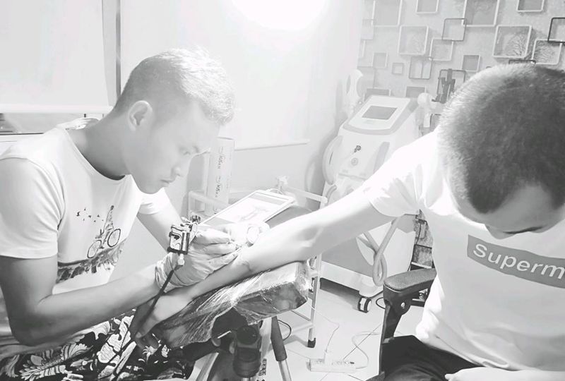 工作花絮纹身图片