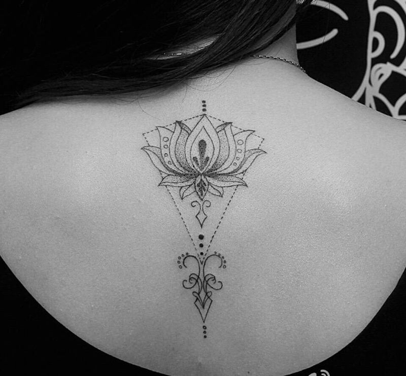 莲花纹身图片_成品手稿背部清新几何植物原创宗教西大門纹身图案