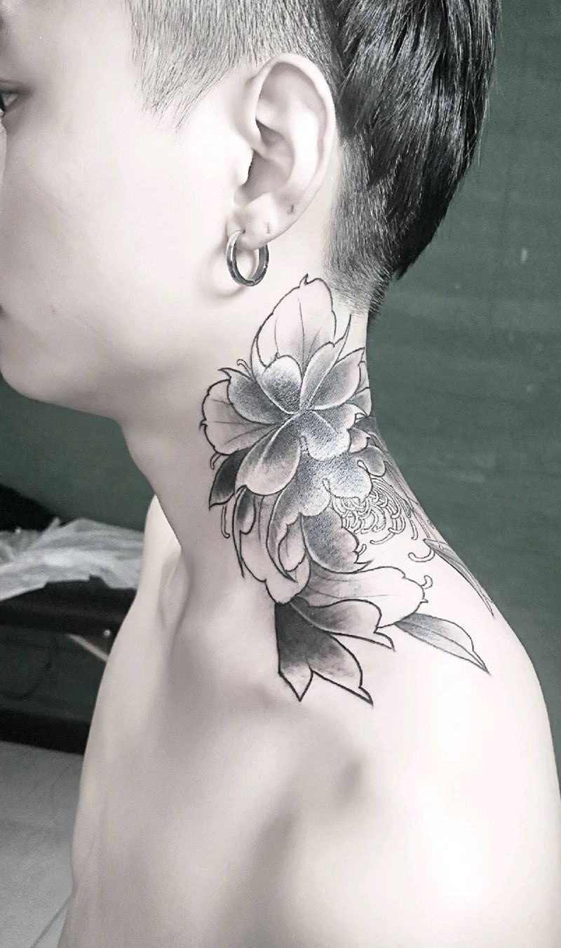 遮盖旧图纹身图片_颈部新传统纹身图案