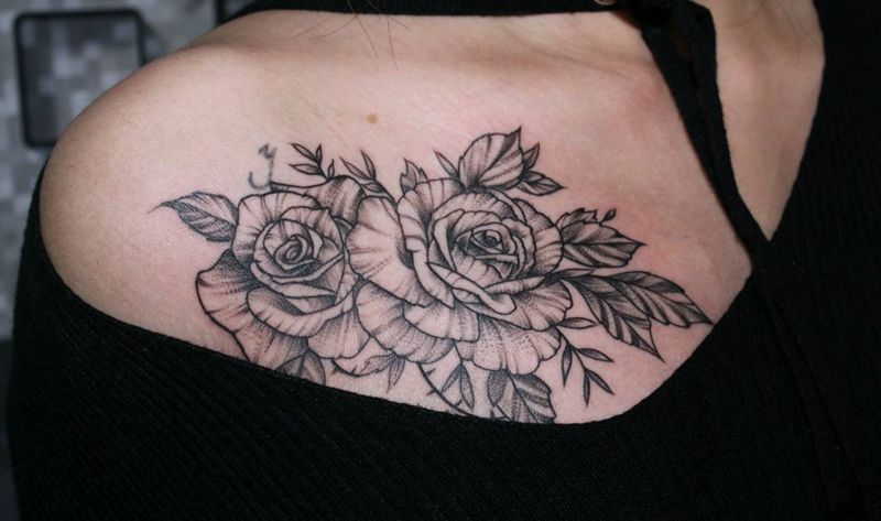 花纹身图片_胸部纹身图案