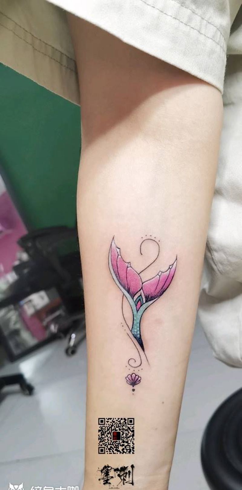 鱼尾巴纹身图片_新传统纹身图案