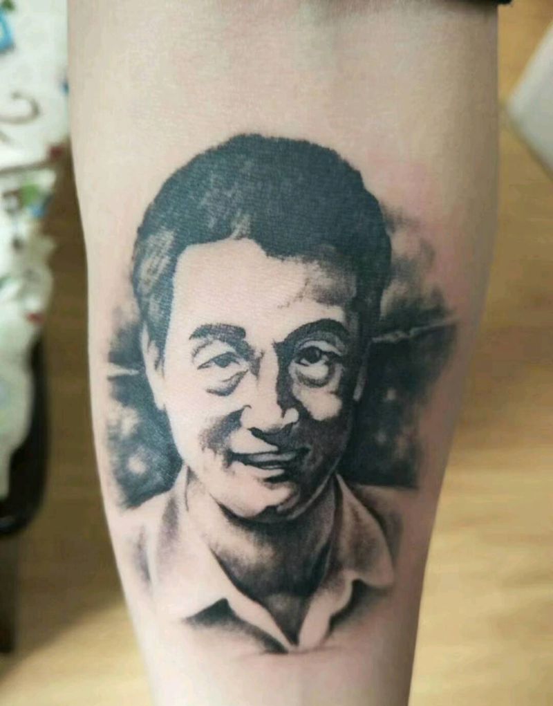 父亲纹身图片_手臂欧美人物成品纹身图案