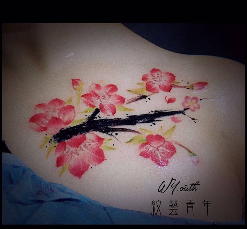 、锁骨处遮盖纹身图片_颈部水彩遮盖小清新原创纹身图案