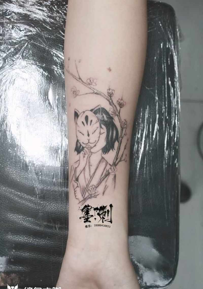 花纹身图片_手部纹身图案