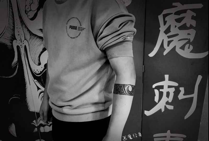 图腾手环纹身图片_手臂图腾纹身图案