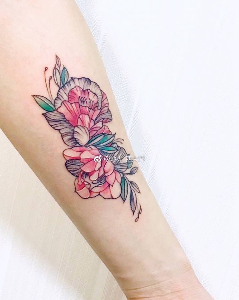 素花纹身图片_手臂点刺水彩花纹身图案