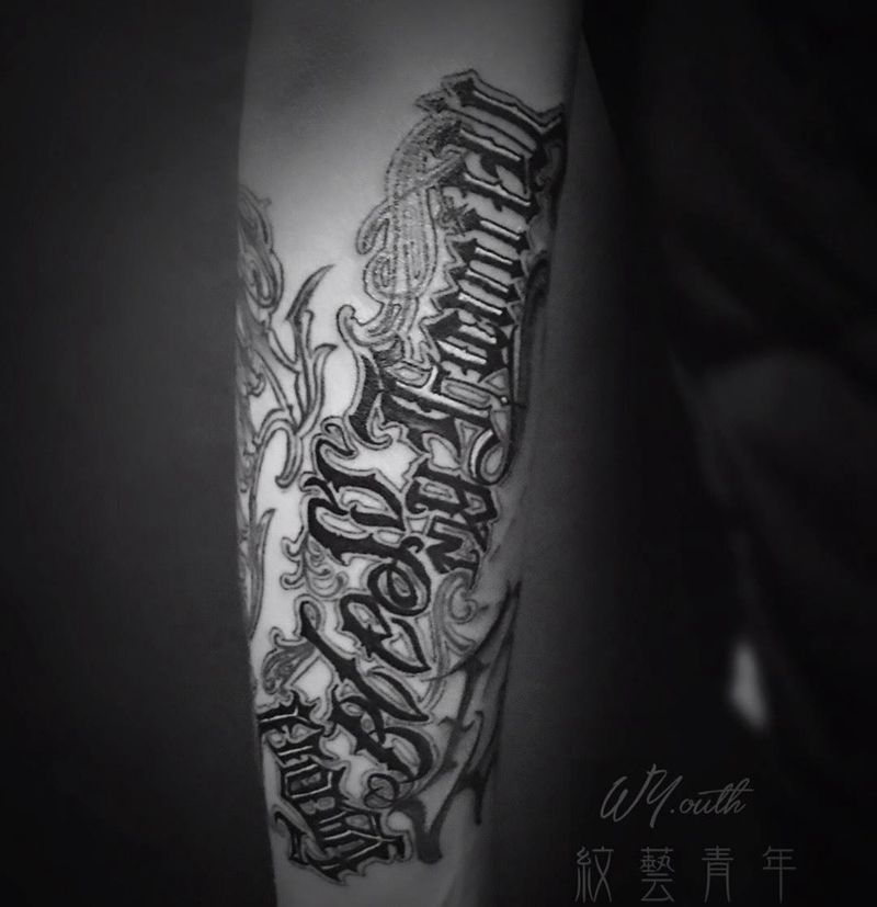 God bless my family纹身图片_手臂花体字私人订制原创设计奇卡诺纹身图案