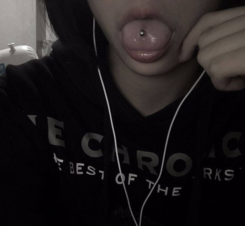 穿孔纹身图片_嘴纹身图案