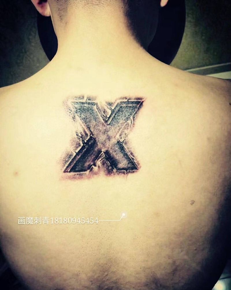 X战警纹身图片_背部欧美写实纹身图案