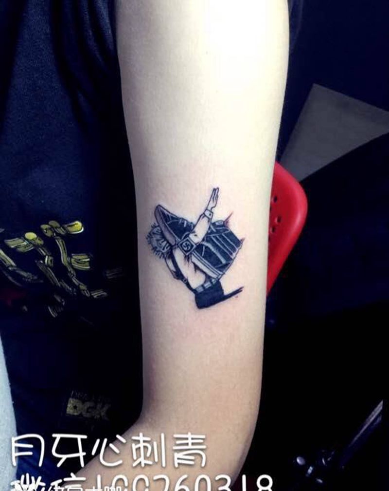 来一脚纹身图片_成品手臂欧美鞋纹身图案