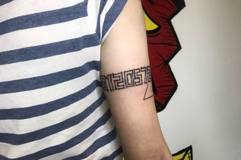 数字臂环纹身图片