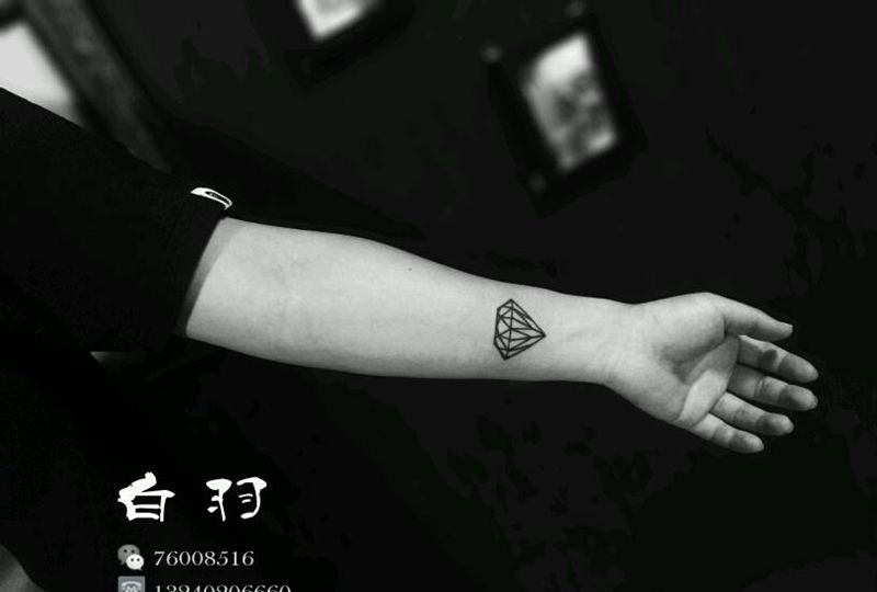 小图集合纹身图片_颈部胸部手臂清新几何字符白羽英文钻石成品纹身图案