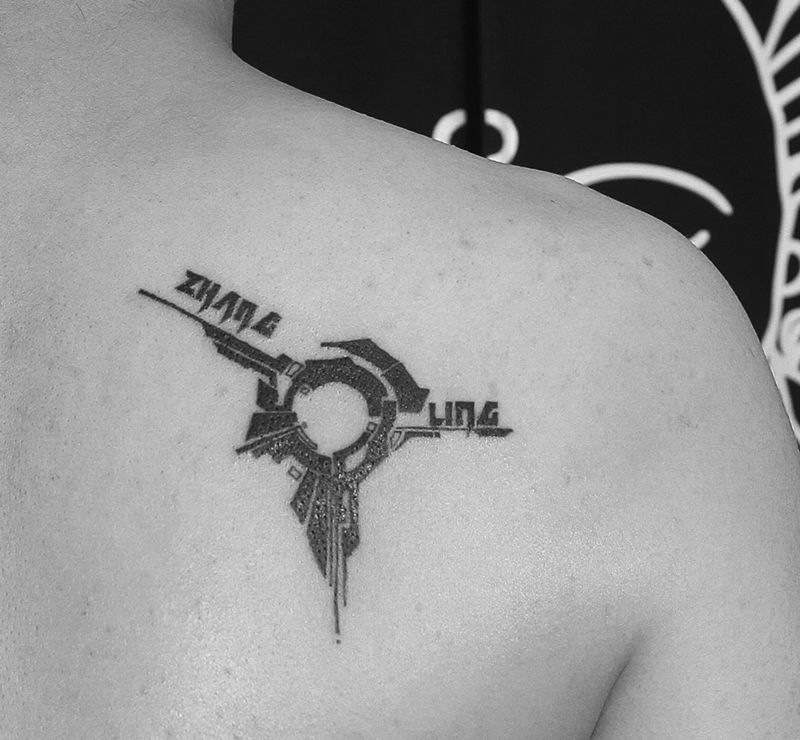 星际不迷航纹身图片_成品肩部欧美几何图腾原创西大門纹身图案