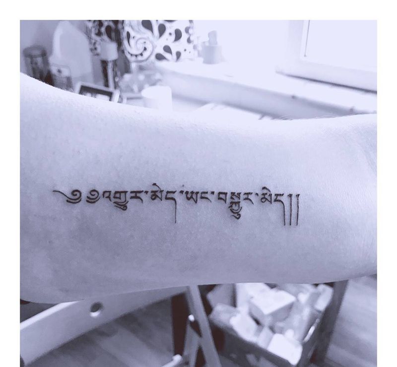 梵文纹身图片_成品手臂习俗字符宗教西大門纹身图案