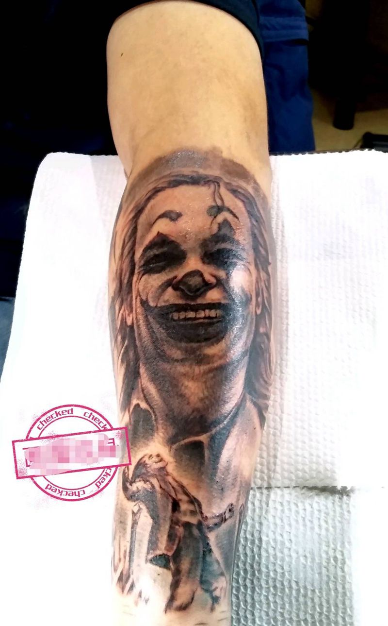 小丑纹身图片_手臂纹身图案