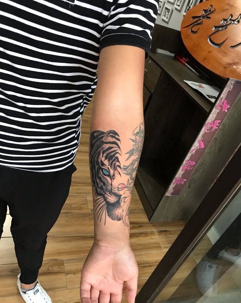 大脑抚纹身图片