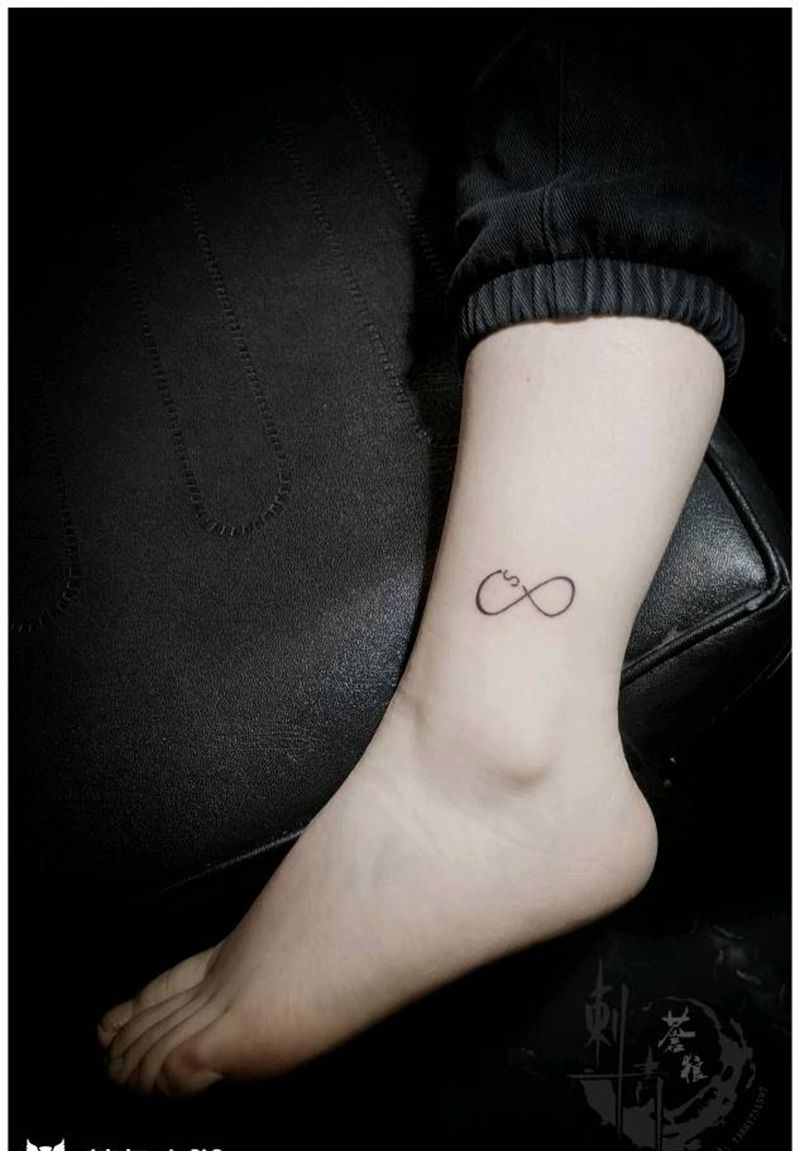 小图纹身图片_脚部纹身图案