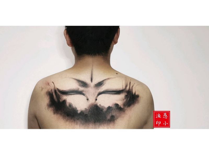 念纹身图片_背部水墨纹身图案