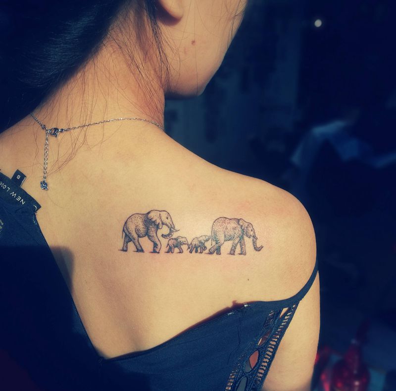 小象纹身图片_颈部肩部手部欧美动物成品纹身图案
