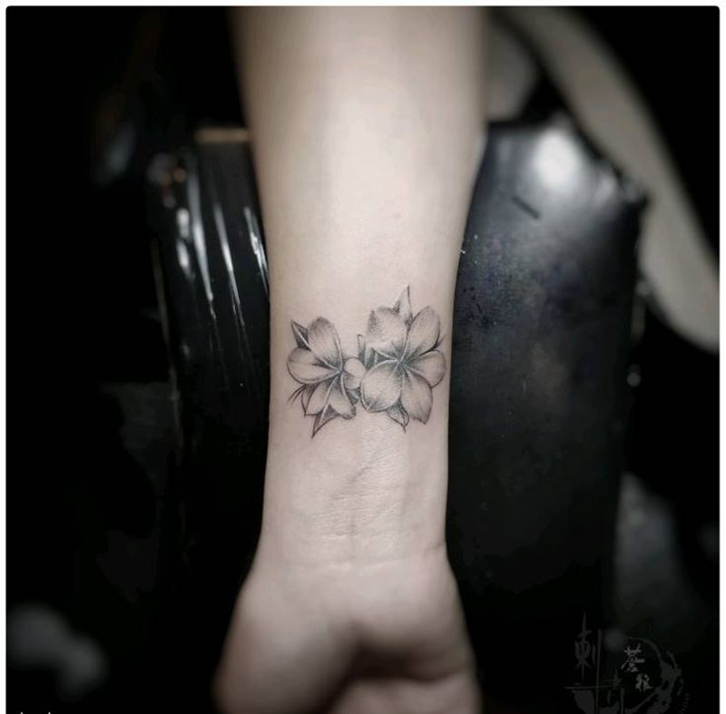 花纹身图片_手部纹身图案