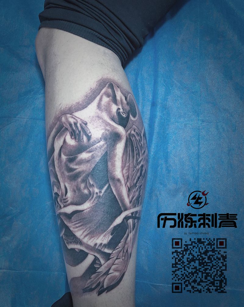 堕落天使纹身图片_手部欧美写实纹身图案