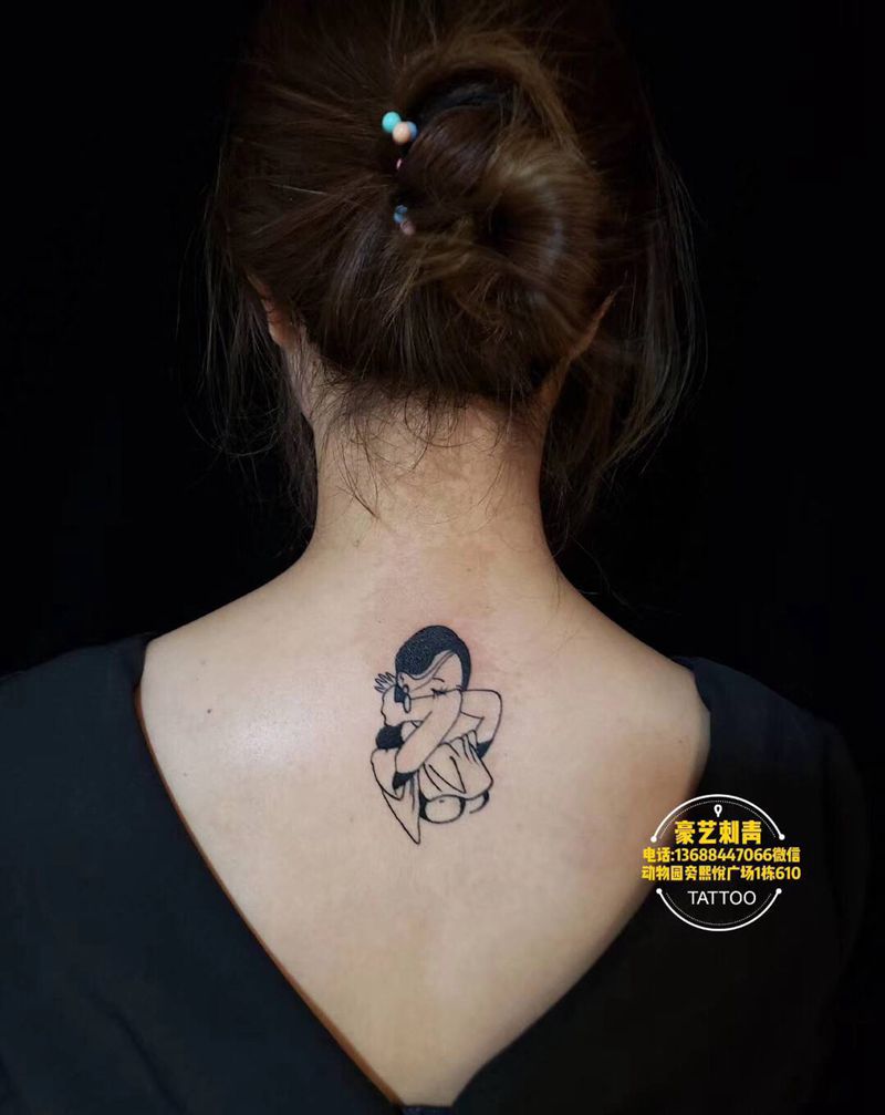 小图纹身图片_颈部纹身图案