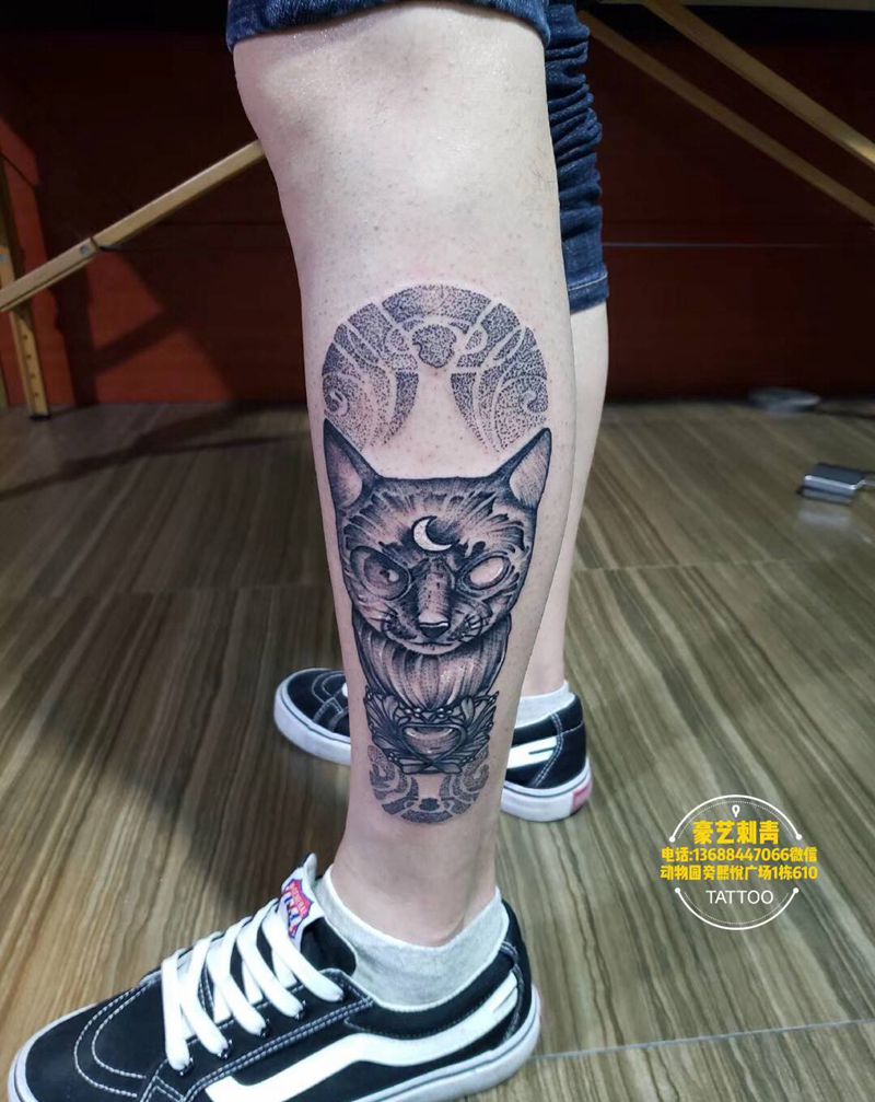 点刺纹身图片_腿部纹身图案