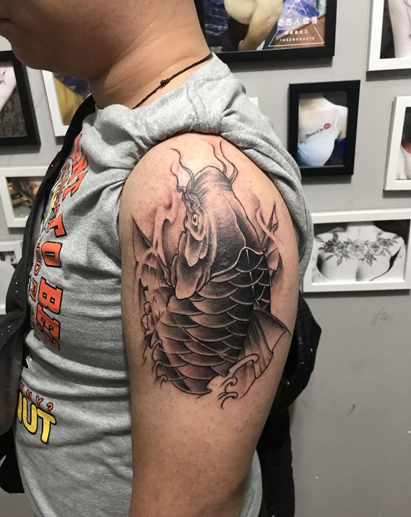 锦鲤纹身图片_手臂纹身图案