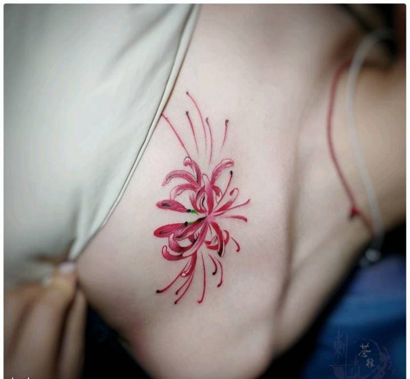 花纹身图片_胸部纹身图案