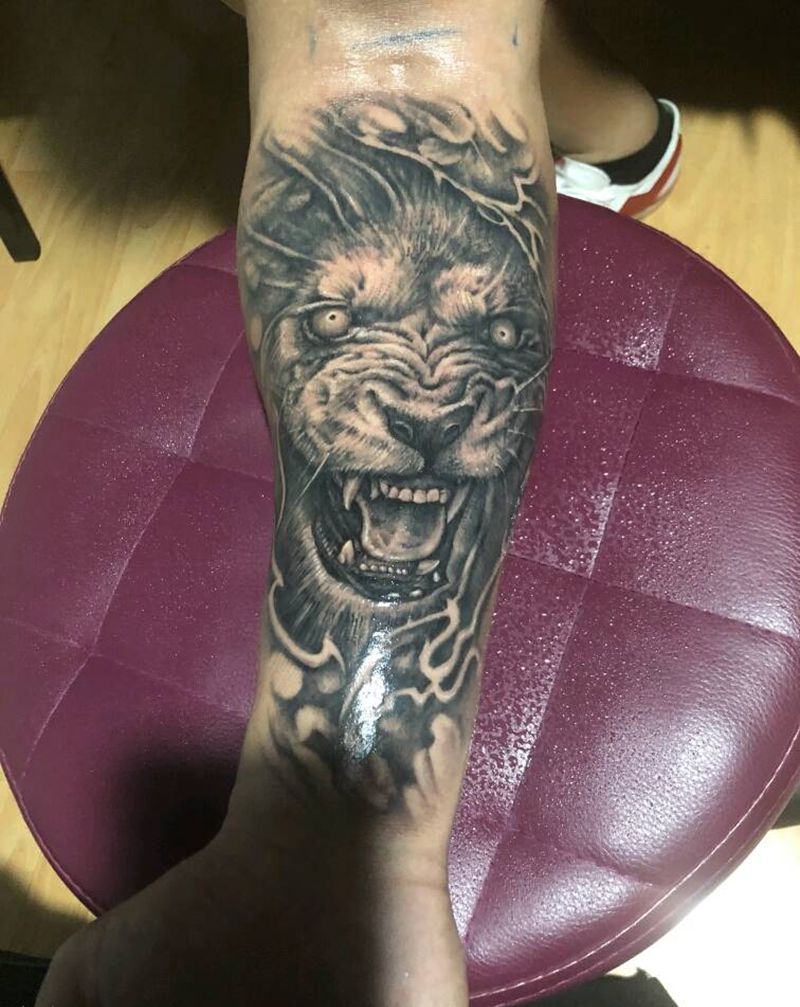 愤怒的狮子纹身图片