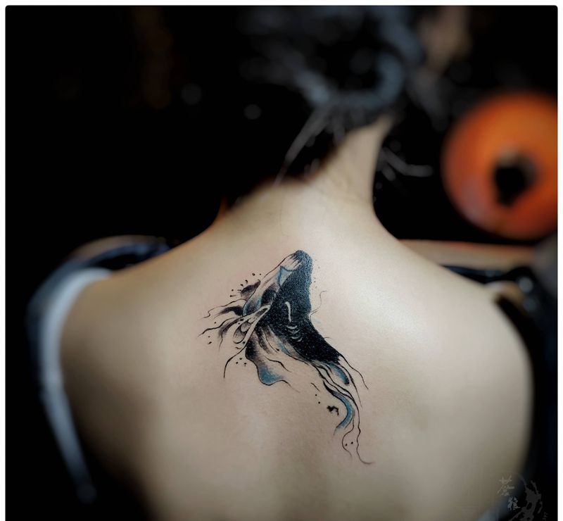 鱼纹身图片_背部纹身图案