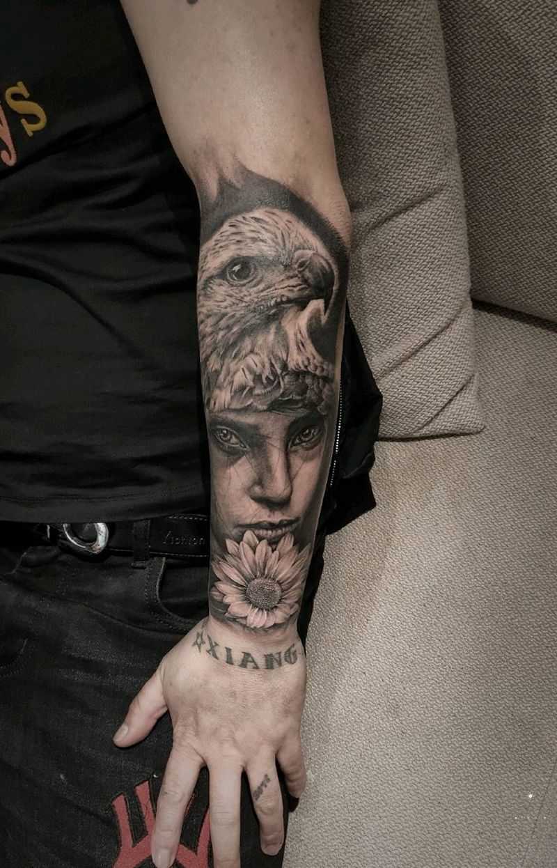 欧美写实纹身图片_手臂欧美写实老鹰，美女纹身图案