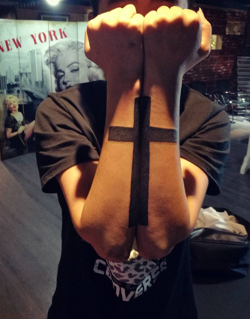十字架纹身图片_手臂欧美图腾成品纹身图案